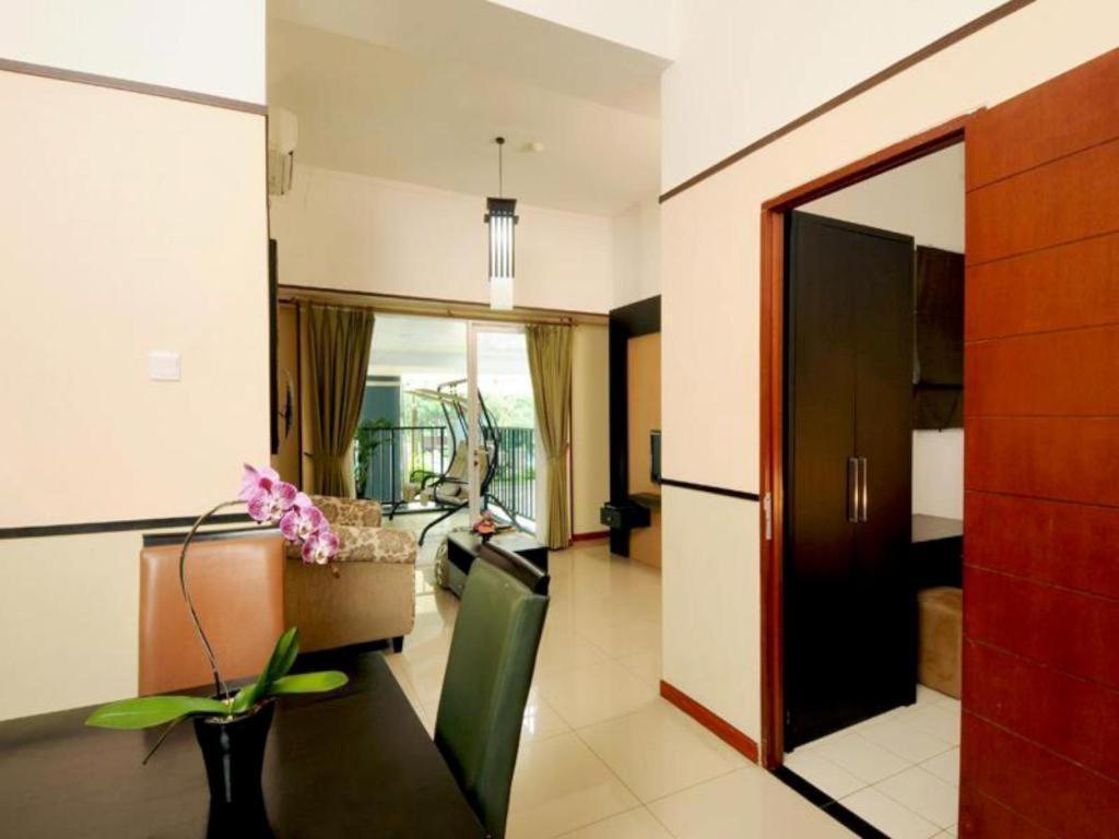 Marbella Hotel Dago Bandung Buitenkant foto