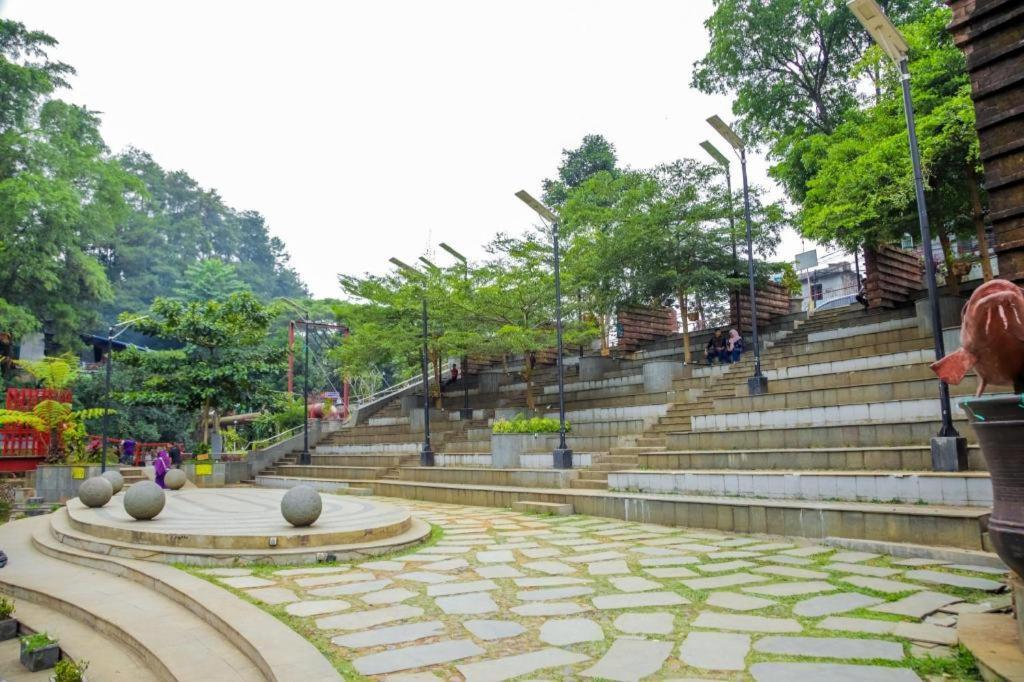 Marbella Hotel Dago Bandung Buitenkant foto