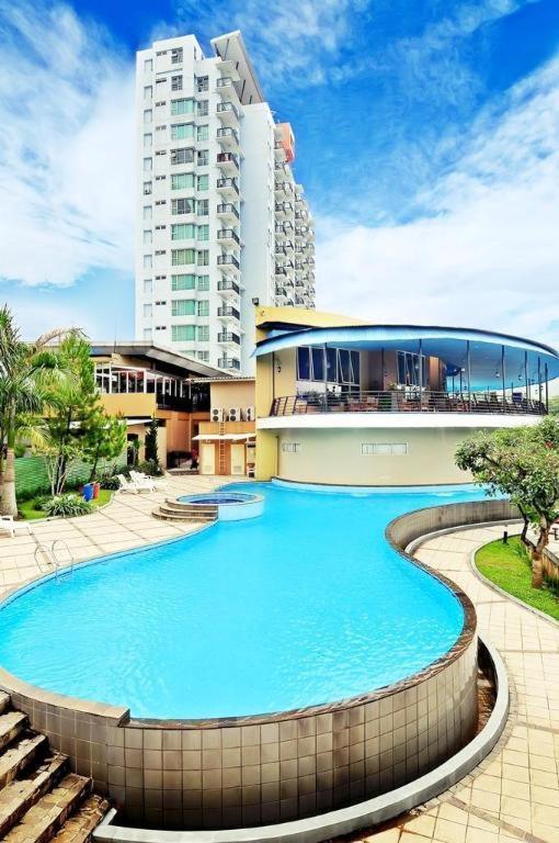 Marbella Hotel Dago Bandung Buitenkant foto