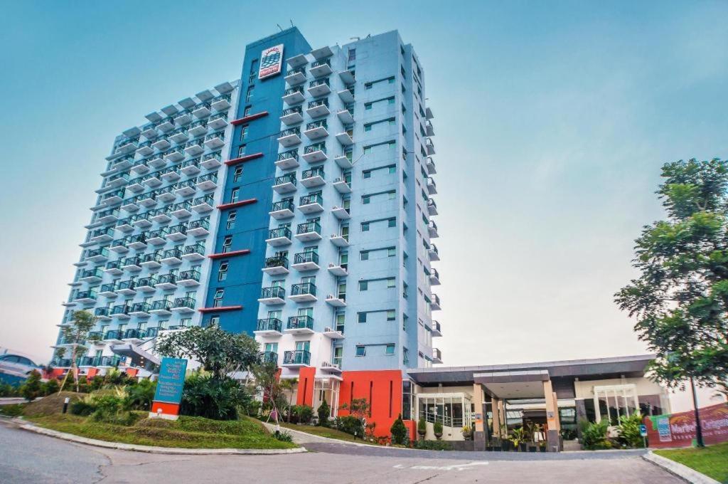 Marbella Hotel Dago Bandung Buitenkant foto