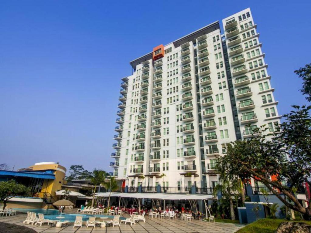 Marbella Hotel Dago Bandung Buitenkant foto