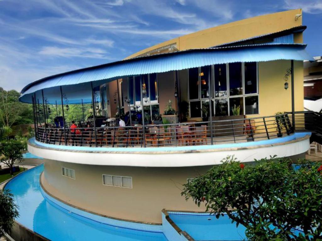 Marbella Hotel Dago Bandung Buitenkant foto