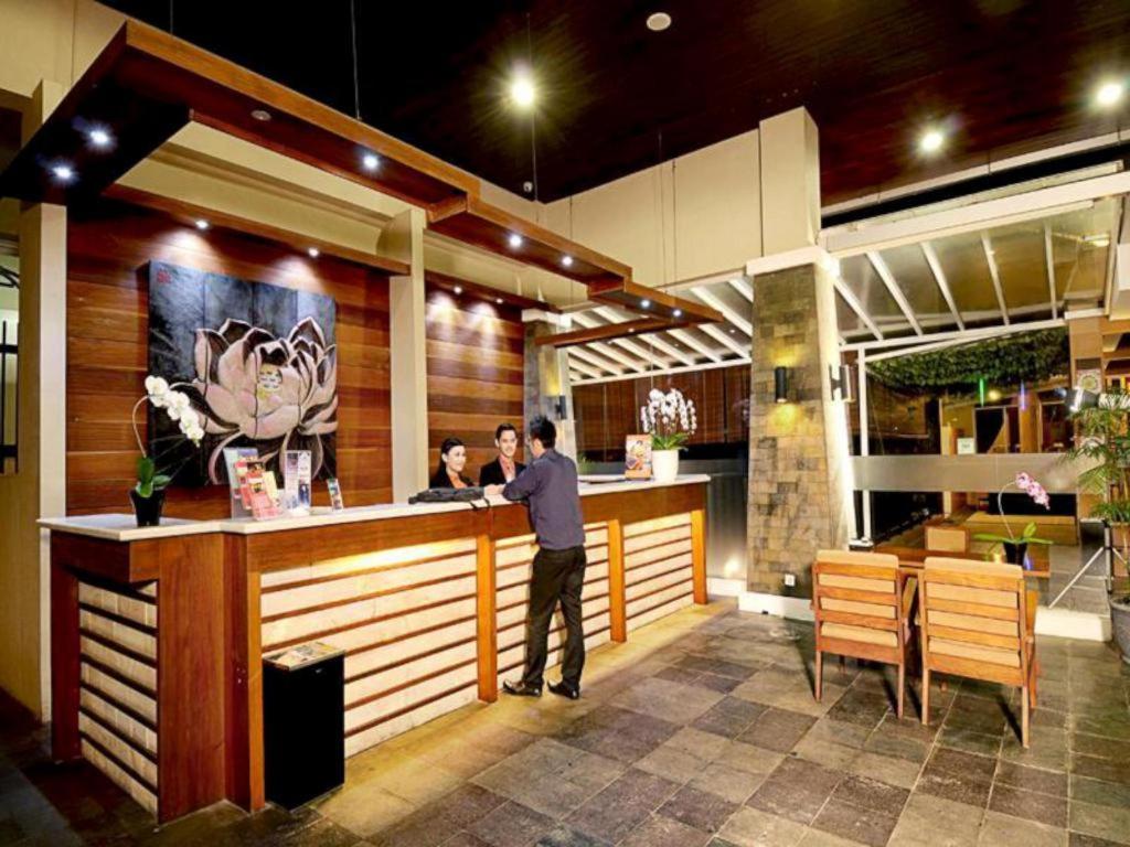 Marbella Hotel Dago Bandung Buitenkant foto